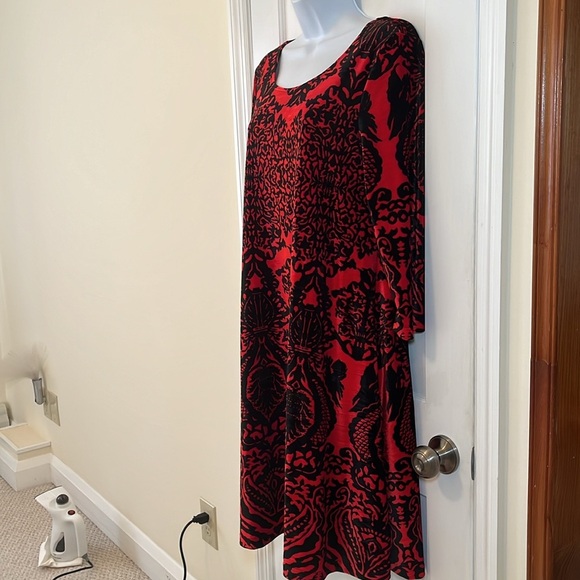 LBISSE Dress Women’s XL Velvety Stretchy Fit & Flare Red Black Boho Party - Picture 4 of 17